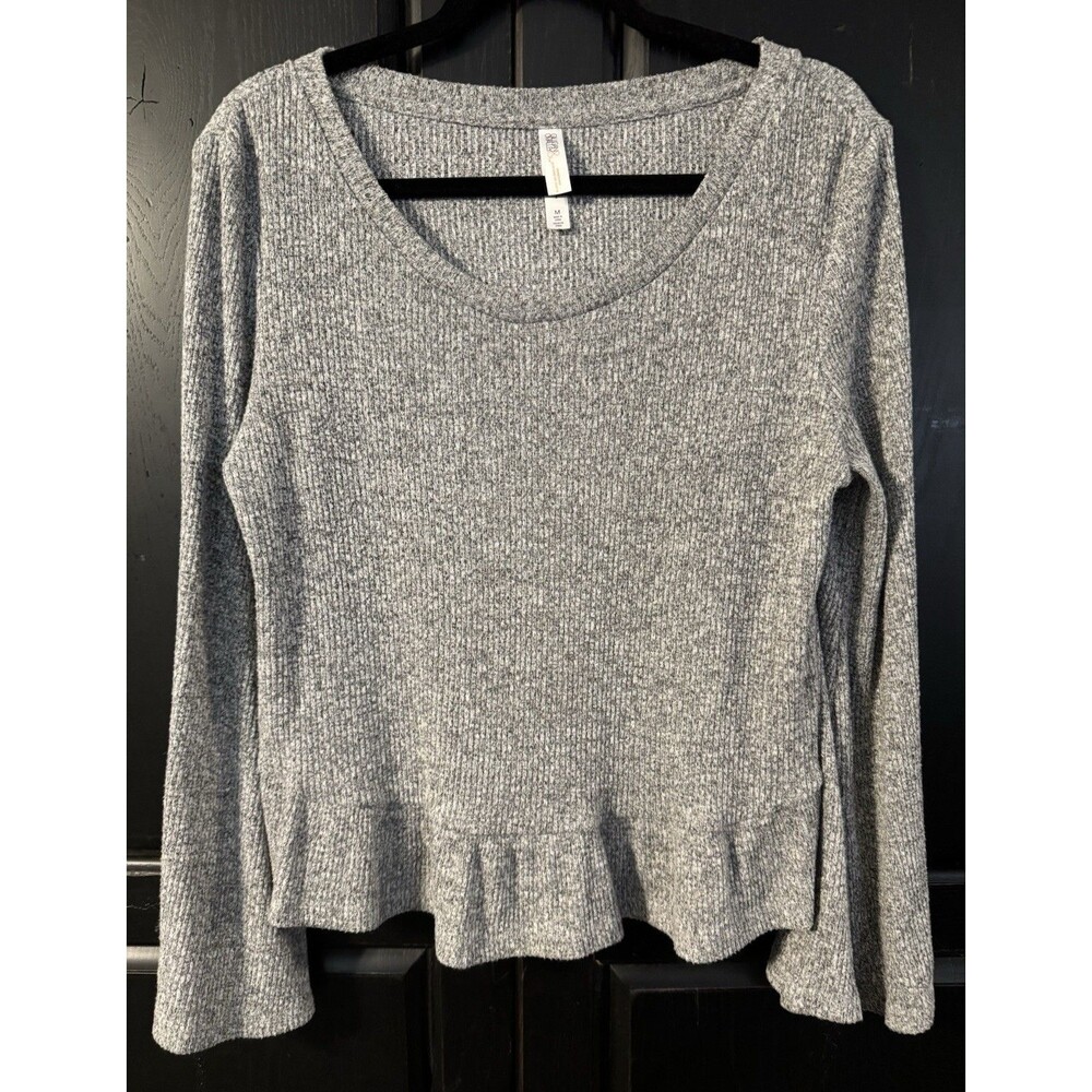 Gilligan & O'Malley Womens Gray Solid Rib-Knit Scoop Neck Ruffle Sweater M